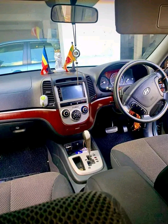 Hyundai Santa Fe 2006 - பயன்படுத்தப்பட்டது SUV sale in Sri Lanka - patpat.lk