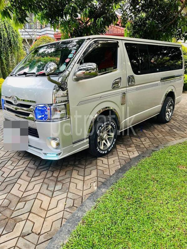 Toyota Hiace 2013 - பயன்படுத்தப்பட்டது வேன் sale in Sri Lanka - patpat.lk