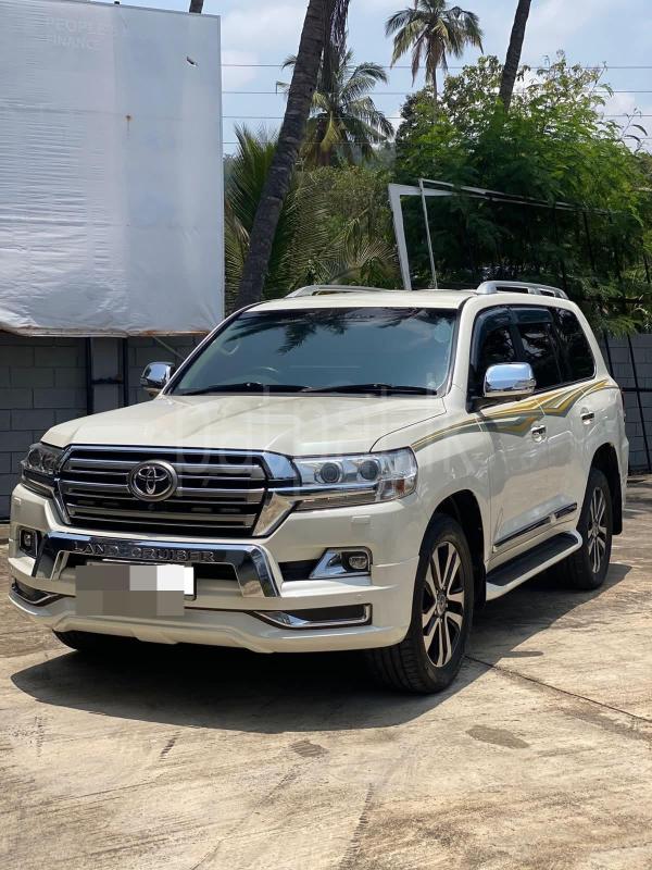 Toyota Land Cruiser 2015 - பயன்படுத்தப்பட்டது SUV sale in Sri Lanka - patpat.lk