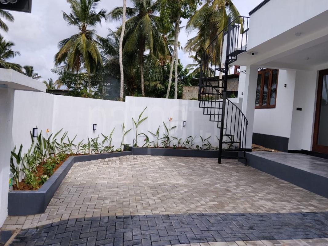 House for Sale in Athurugiriya