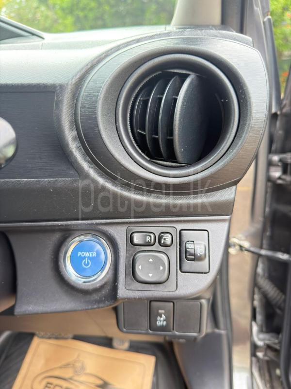 Toyota Aqua 2014 - பயன்படுத்தப்பட்டது கார் sale in Sri Lanka - patpat.lk
