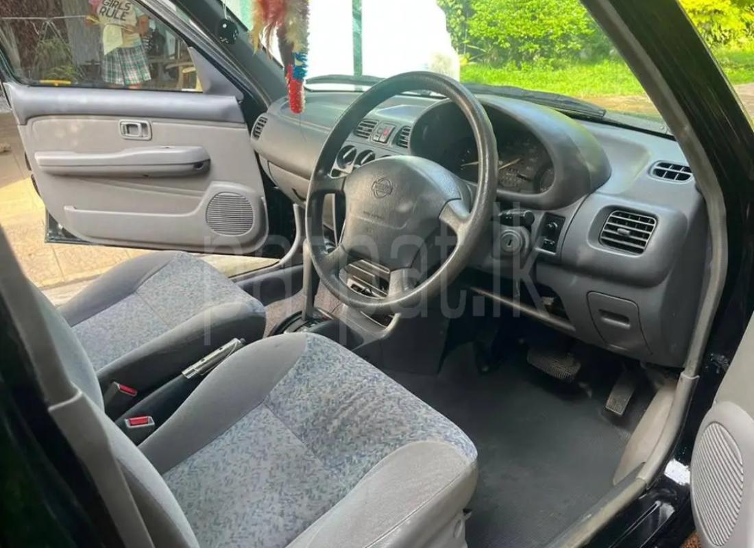 Nissan March 2001 - භාවිතා කරන ලද කාර් sale in Sri Lanka - patpat.lk