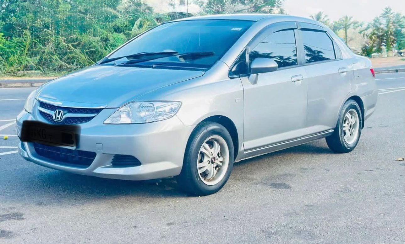 Honda Fit 2006 - பயன்படுத்தப்பட்டது கார் sale in Sri Lanka - patpat.lk