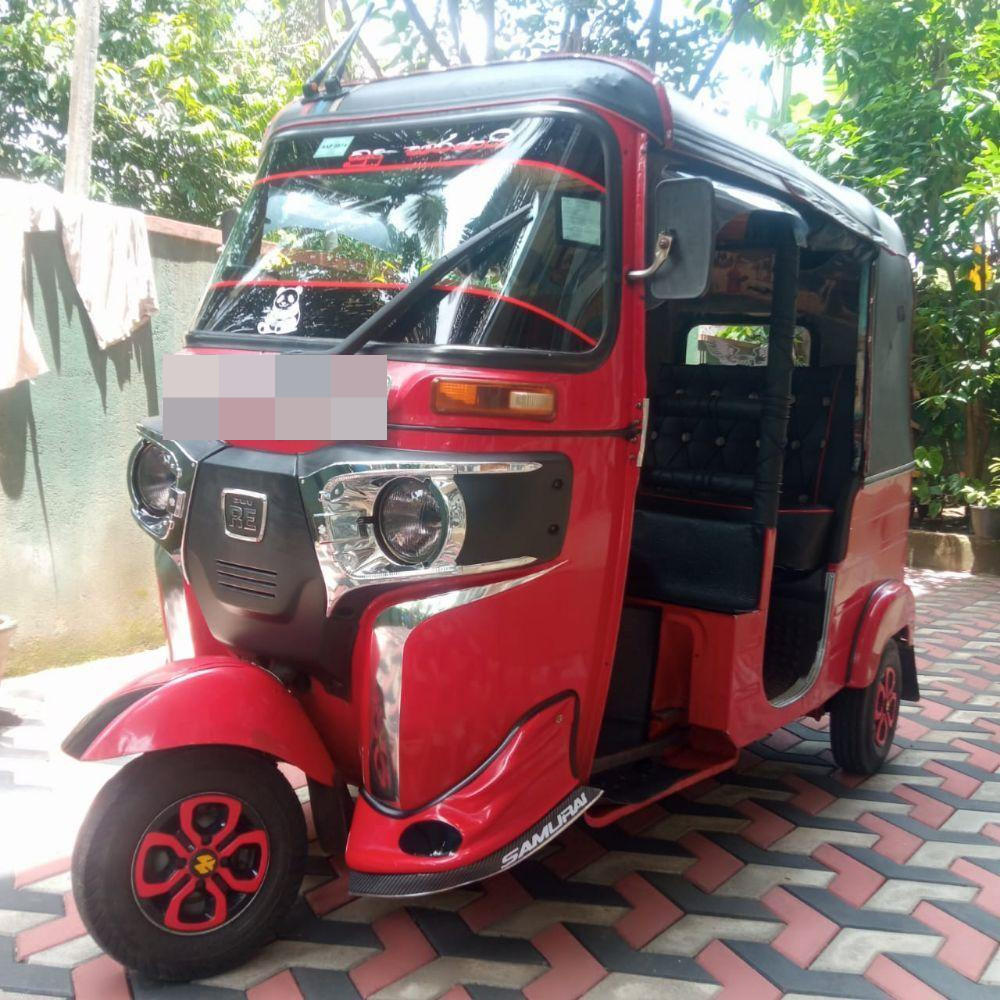 Bajaj Three Wheel 2014 - பயன்படுத்தப்பட்டது முச்சக்கர வண்டி sale in Sri Lanka - patpat.lk