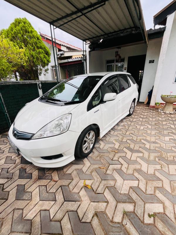 Honda FIT SHUTTLE 2012 - பயன்படுத்தப்பட்டது கார் sale in Sri Lanka - patpat.lk
