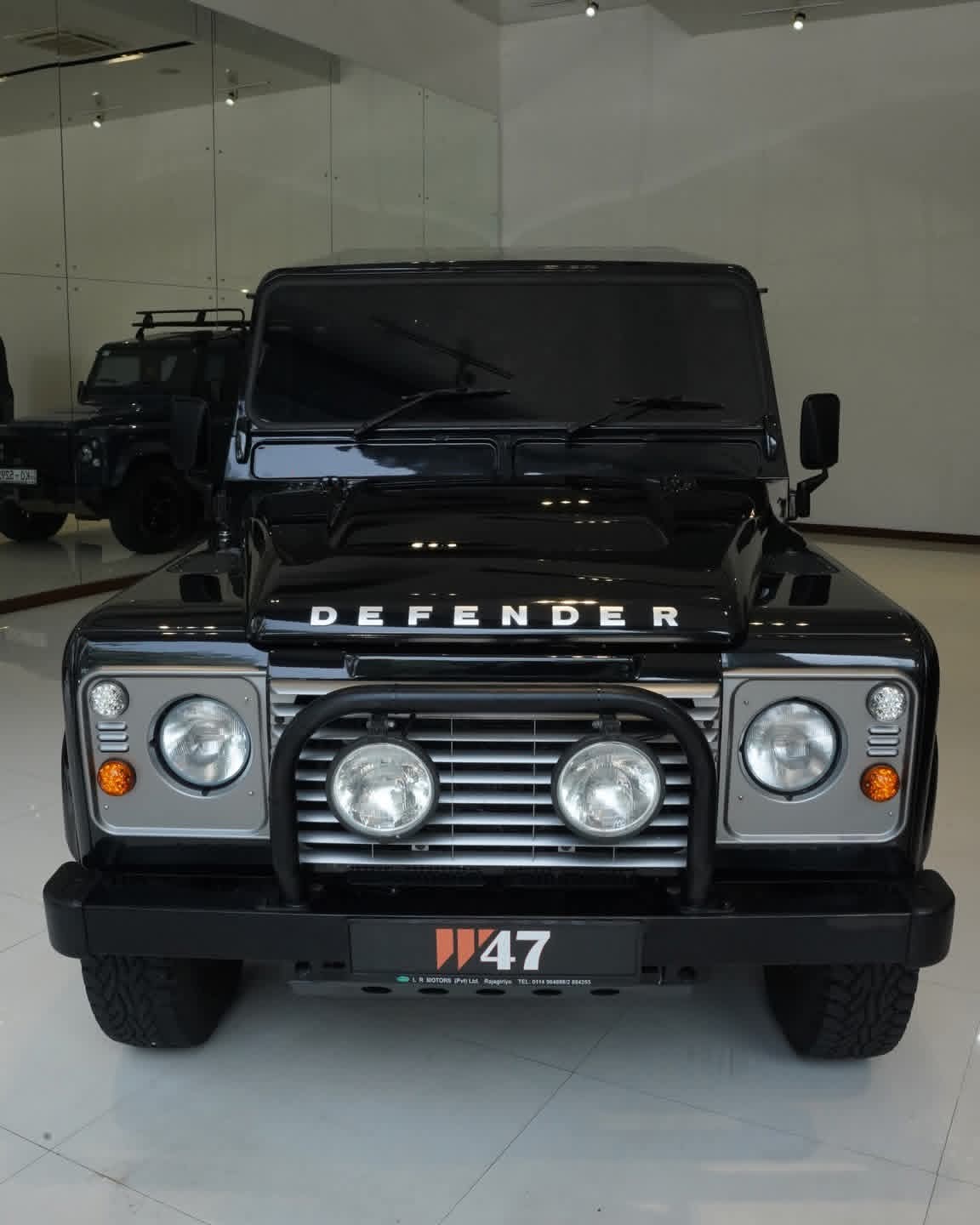 Land Rover Defender 2016 ads-image-1