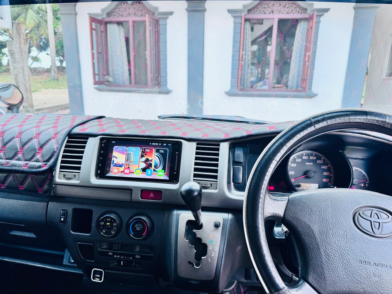 Toyota Hiace 2007 - භාවිතා කරන ලද වෑන් රථය sale in Sri Lanka - patpat.lk