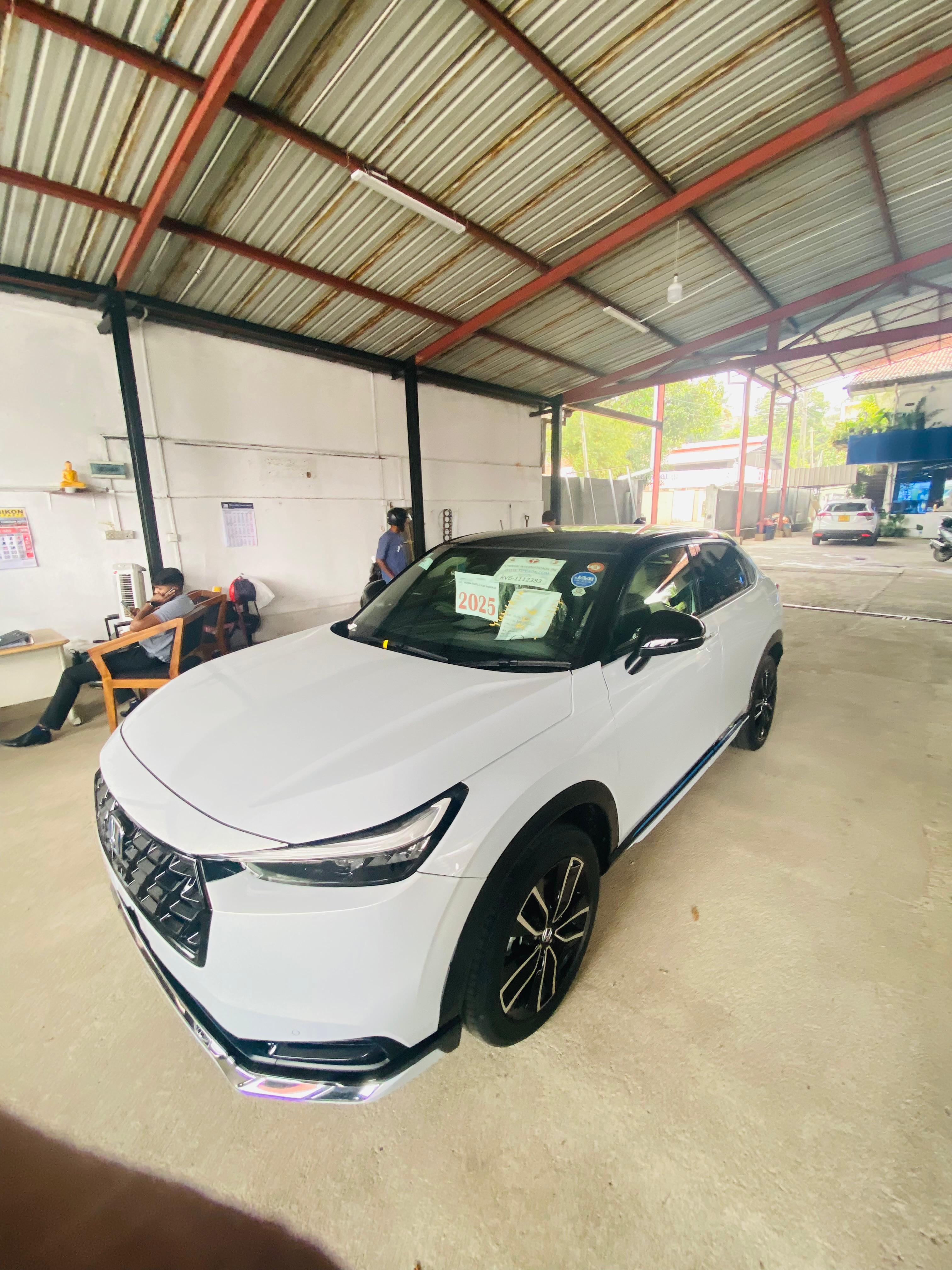 Honda Vezel 2025 - சான்றளிக்கப்பட்டது SUV sale in Sri Lanka - patpat.lk