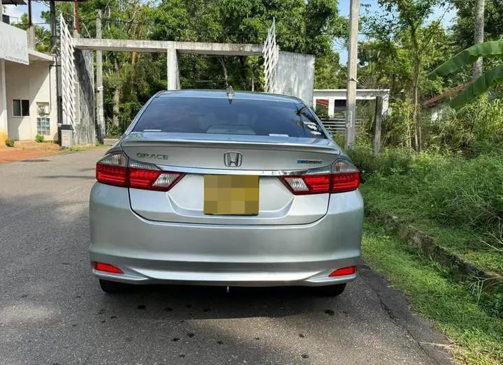 Honda Grace 2016 - பயன்படுத்தப்பட்டது கார் sale in Sri Lanka - patpat.lk