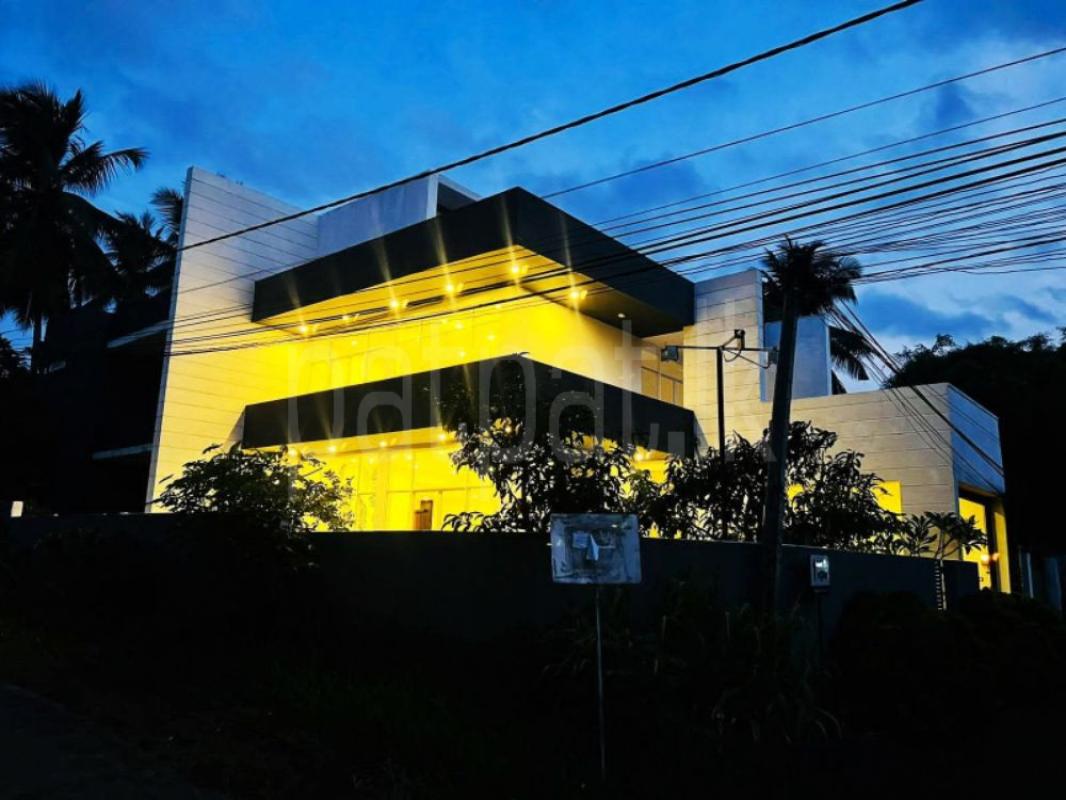 Advertisement image 1