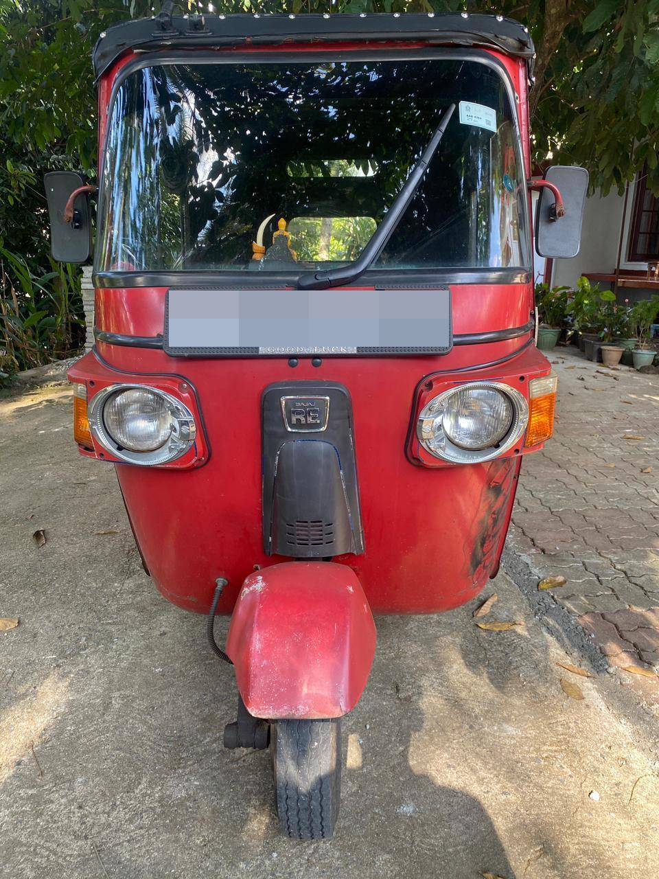 Bajaj Three Wheel 2012 ads-image-1