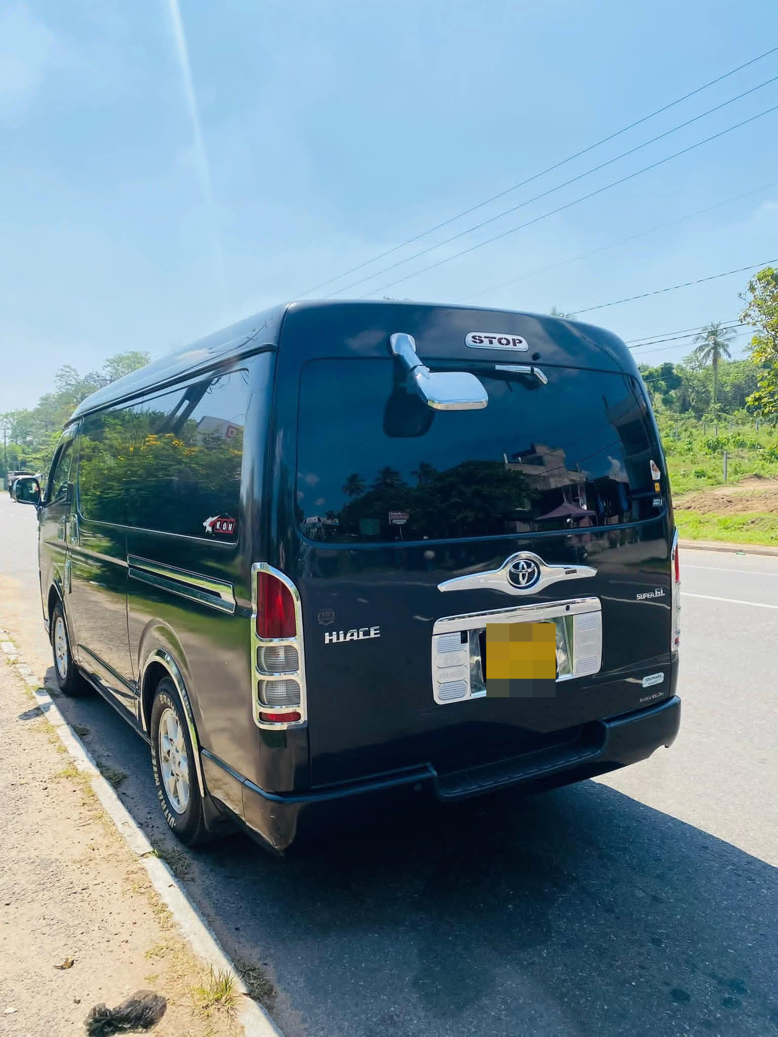 Toyota Hiace 2012 - භාවිතා කරන ලද වෑන් රථය sale in Sri Lanka - patpat.lk