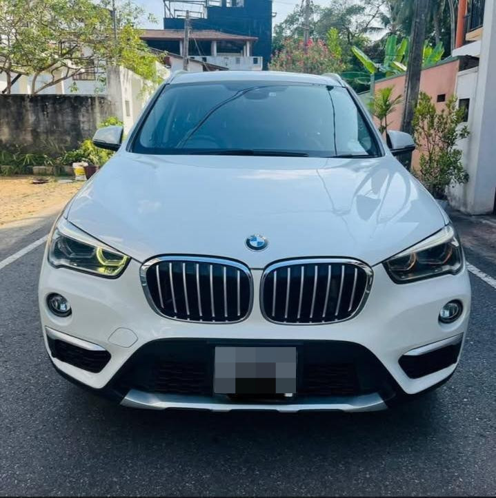 BMW X Series 2017 ads-image-1