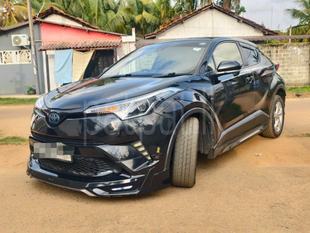 Toyota CHR 2017 - பயன்படுத்தப்பட்டது SUV sale in Sri Lanka - patpat.lk