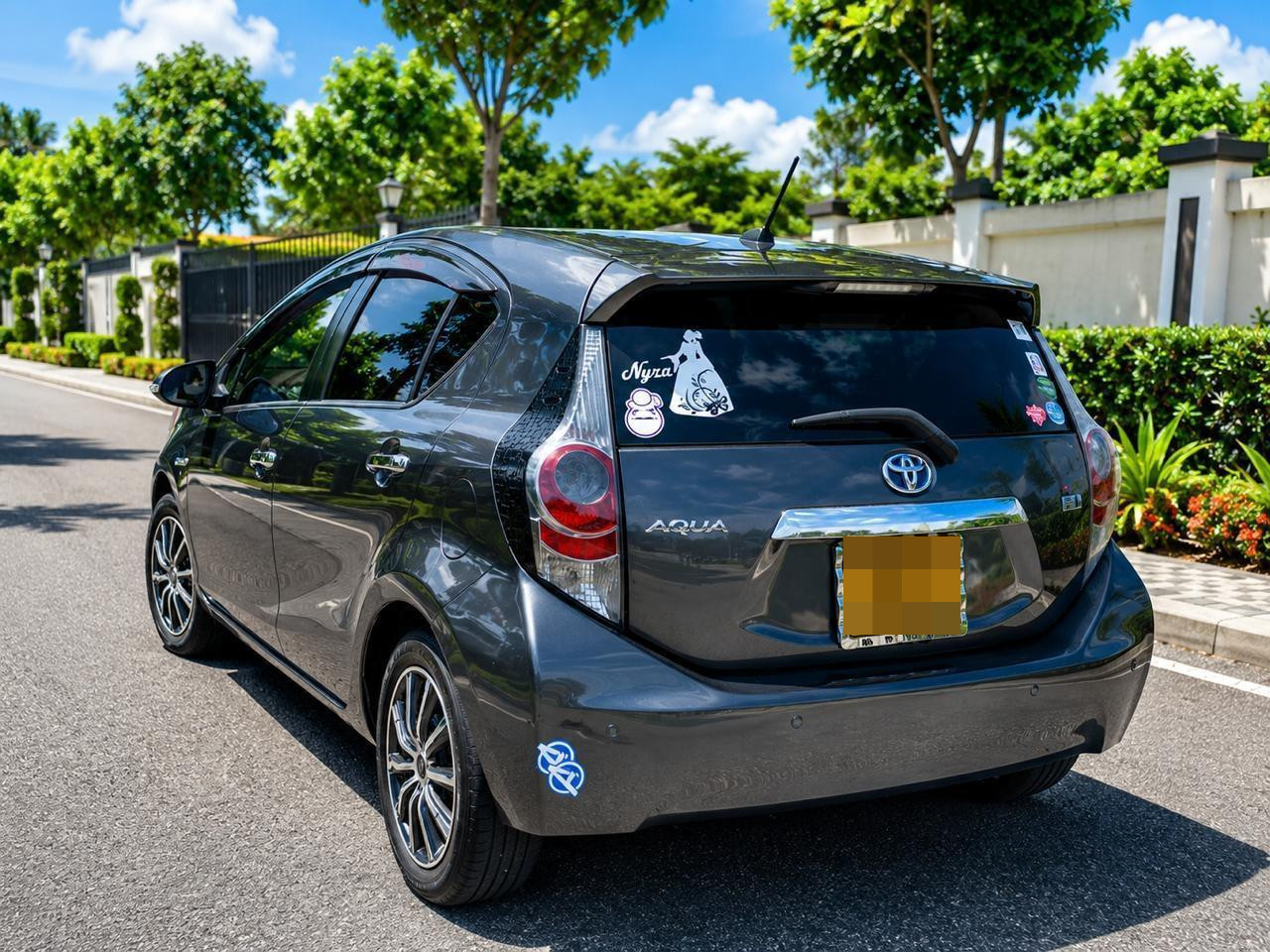 Toyota Aqua 2012 - பயன்படுத்தப்பட்டது கார் sale in Sri Lanka - patpat.lk