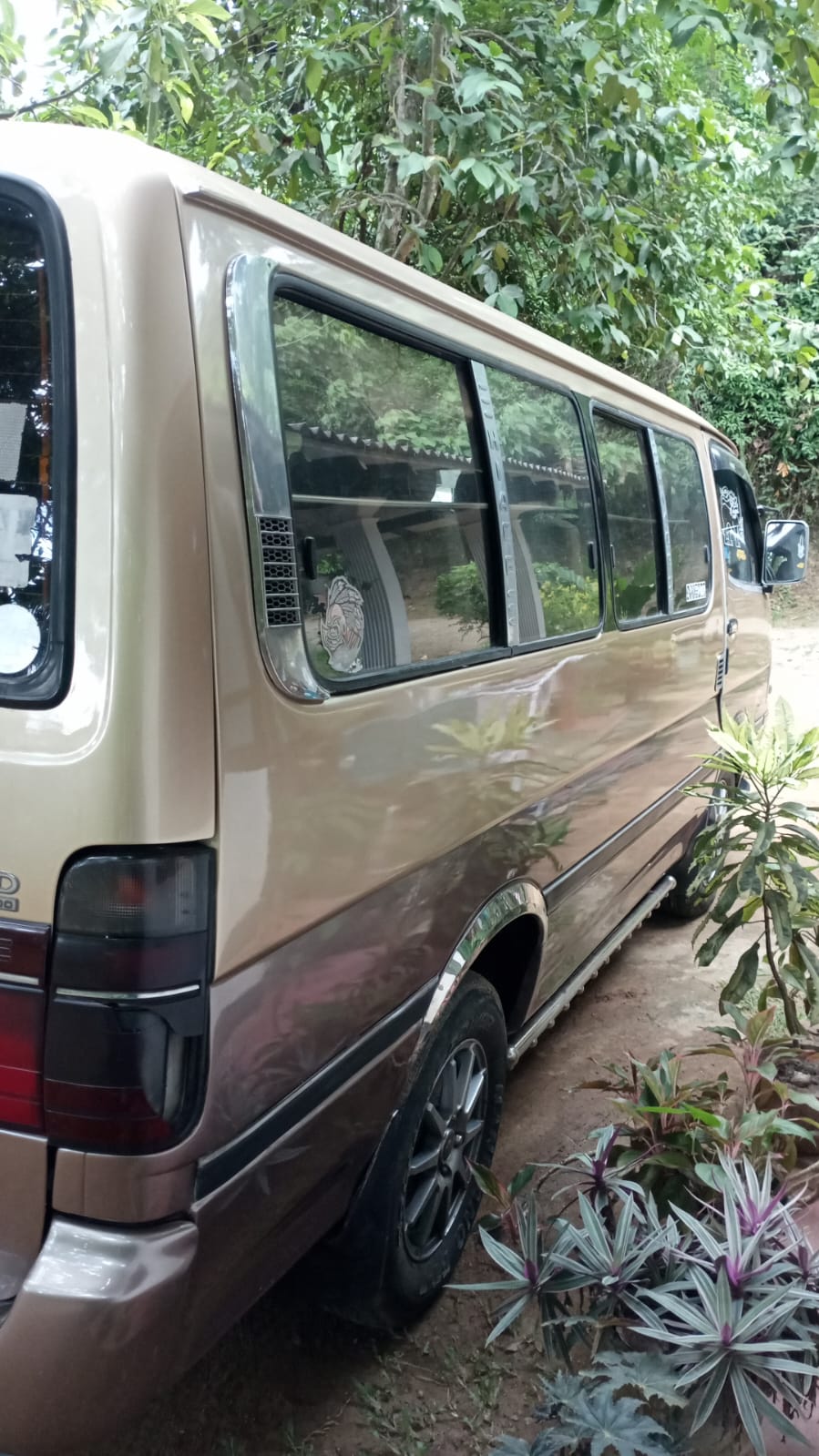 Toyota Hiace 1994 - Used Van sale in Sri Lanka - patpat.lk