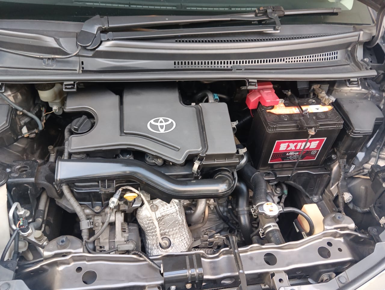 Toyota Vitz 2017 - අලුත් කාර් sale in Sri Lanka - patpat.lk