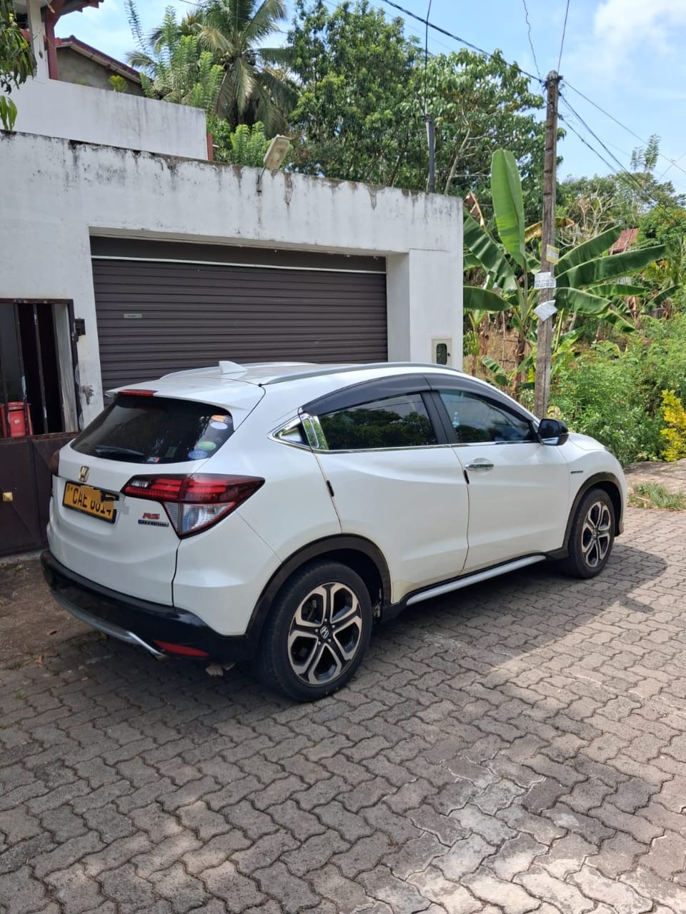Honda Vezel 2015 - Used SUV sale in Sri Lanka - patpat.lk