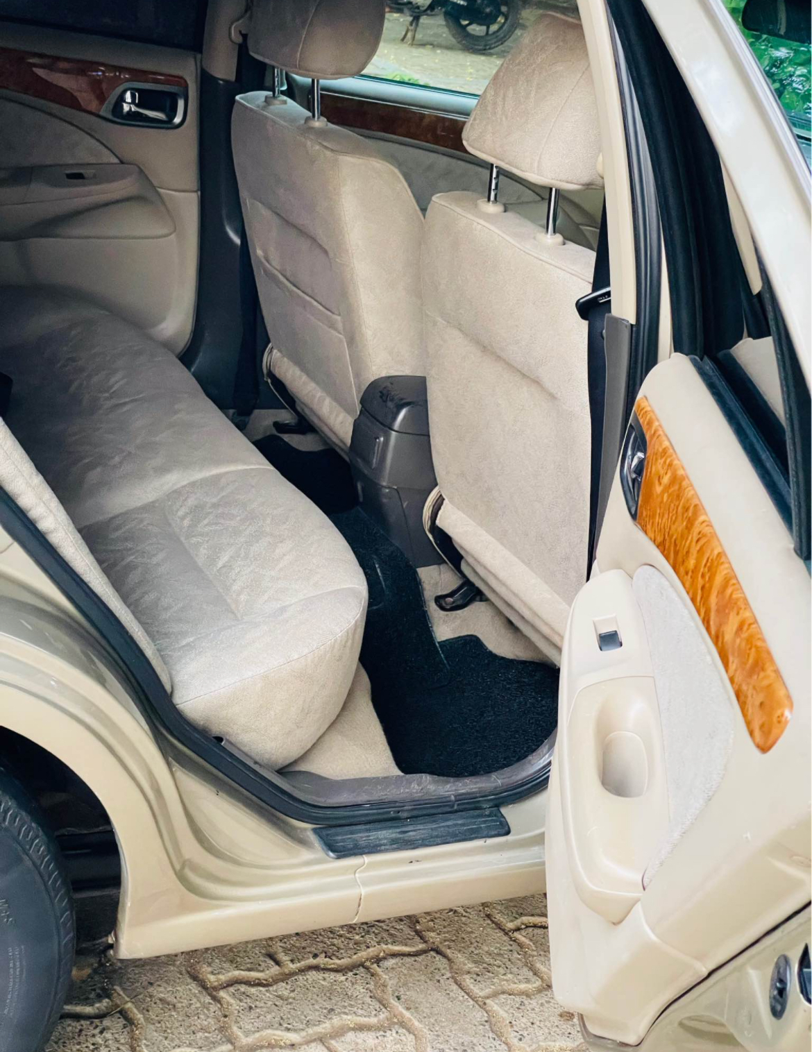 Nissan N 17 2003 - பயன்படுத்தப்பட்டது கார் sale in Sri Lanka - patpat.lk