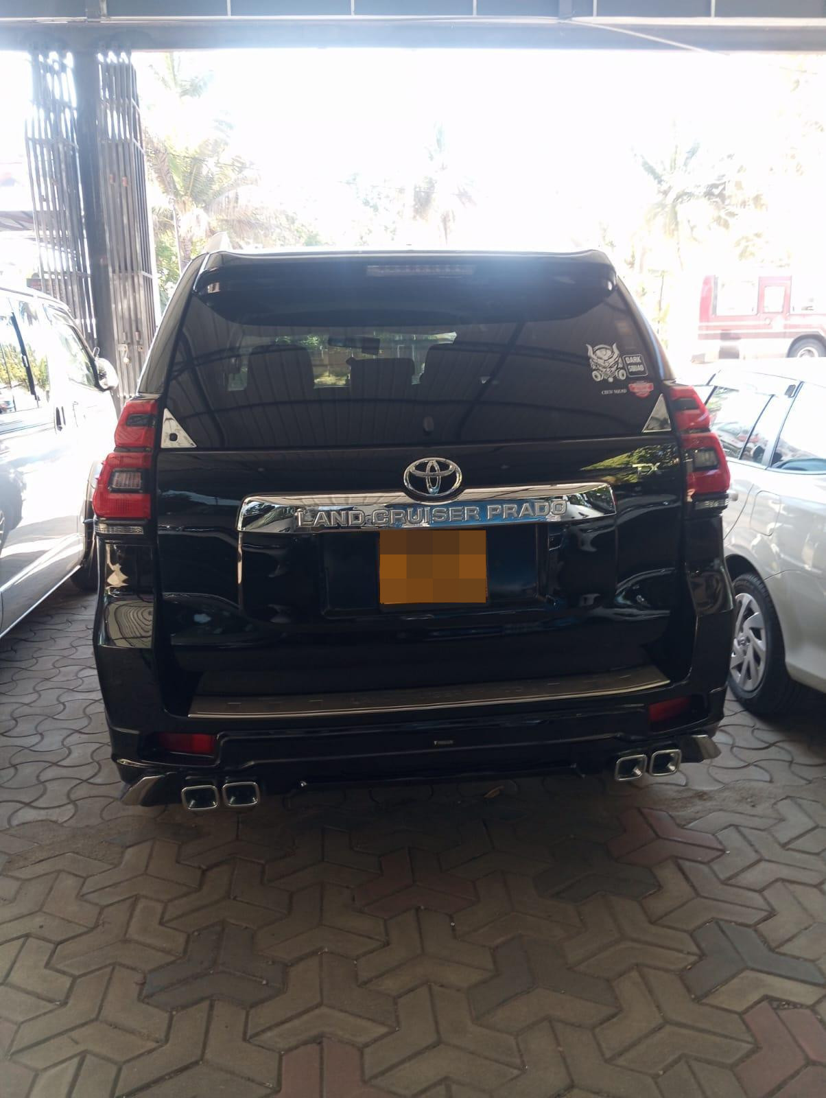 Toyota Land Cruiser Prado 2010 - பயன்படுத்தப்பட்டது SUV sale in Sri Lanka - patpat.lk