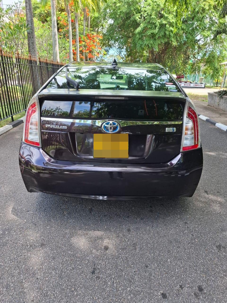 Toyota Prius 2013 - பயன்படுத்தப்பட்டது கார் sale in Sri Lanka - patpat.lk