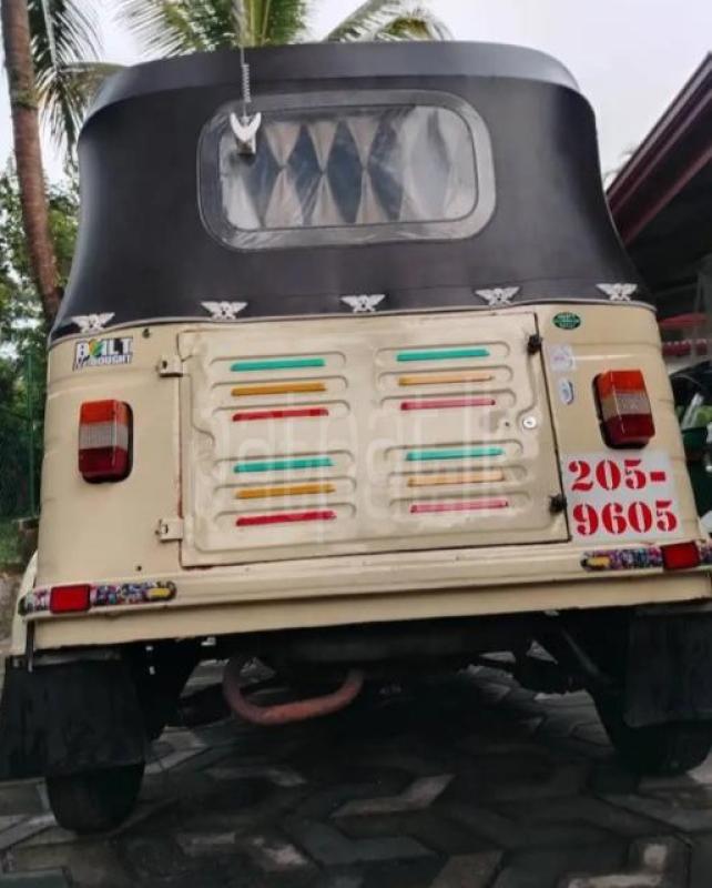 Bajaj 2 stroke 2000 - භාවිතා කරන ලද ත්‍රිරෝද රථය sale in Sri Lanka - patpat.lk