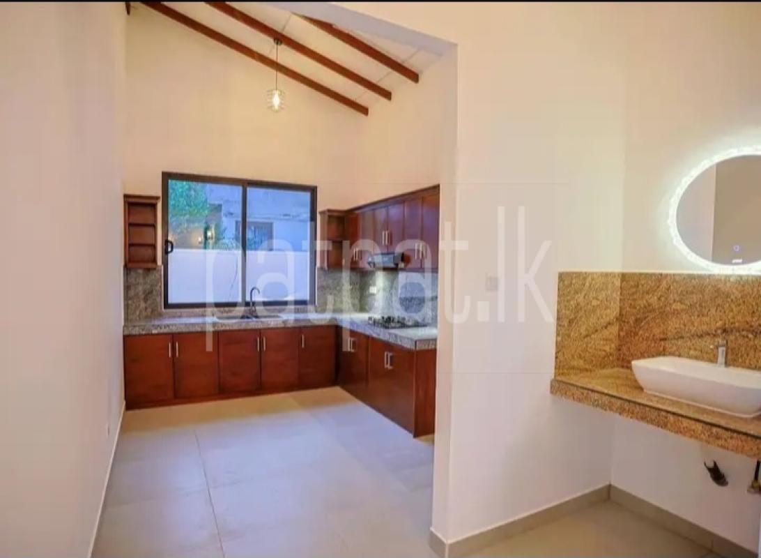 House for Sale in Athurugiriya