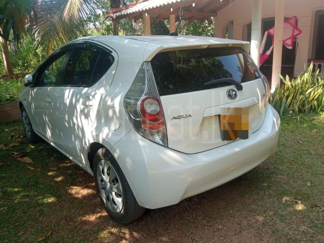 Toyota Aqua 2013 - பயன்படுத்தப்பட்டது கார் sale in Sri Lanka - patpat.lk