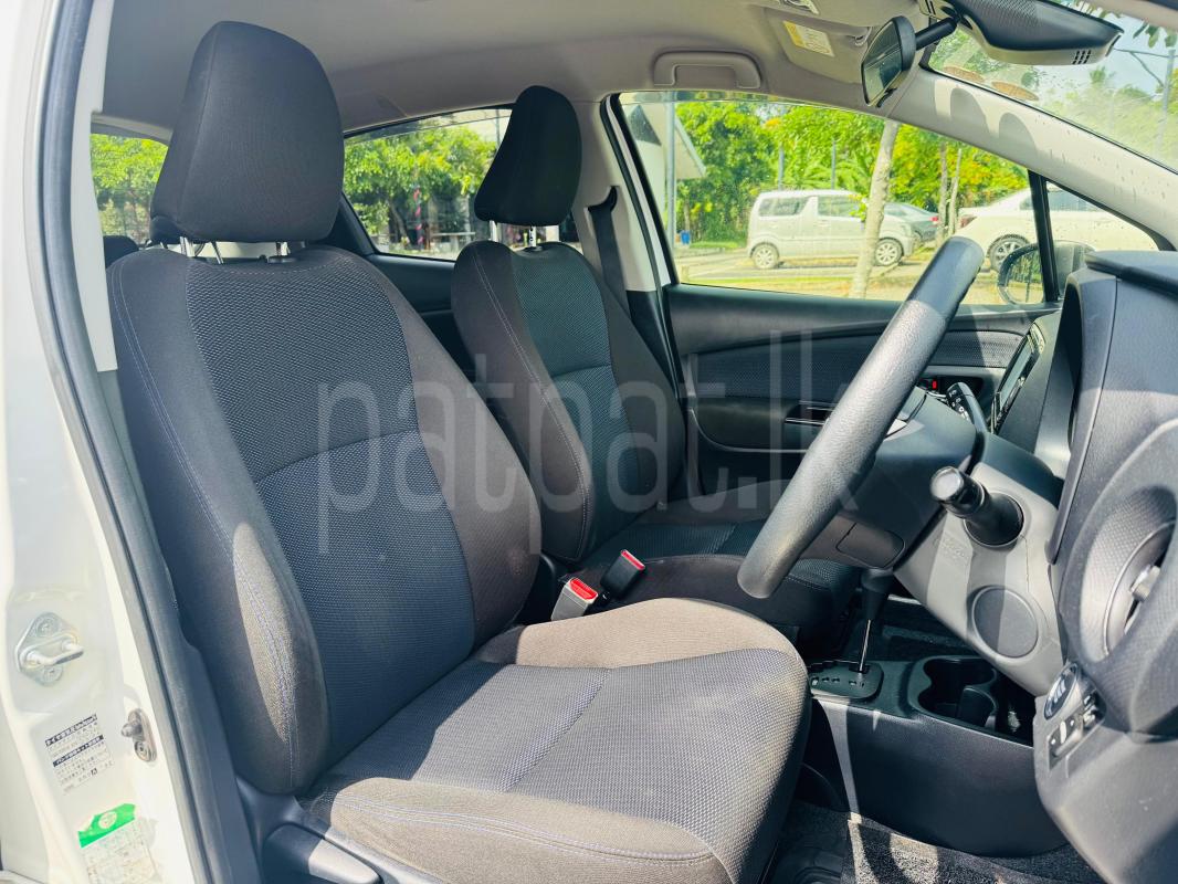 Toyota Vitz 2016 - பயன்படுத்தப்பட்டது கார் sale in Sri Lanka - patpat.lk