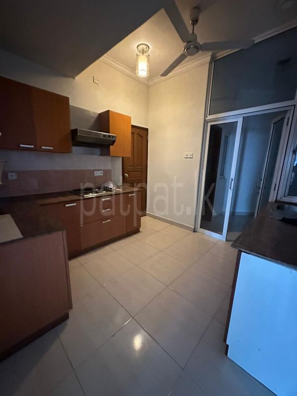 Unfurnished Apartment for Sale in Kollupitiya (Colombo 03)