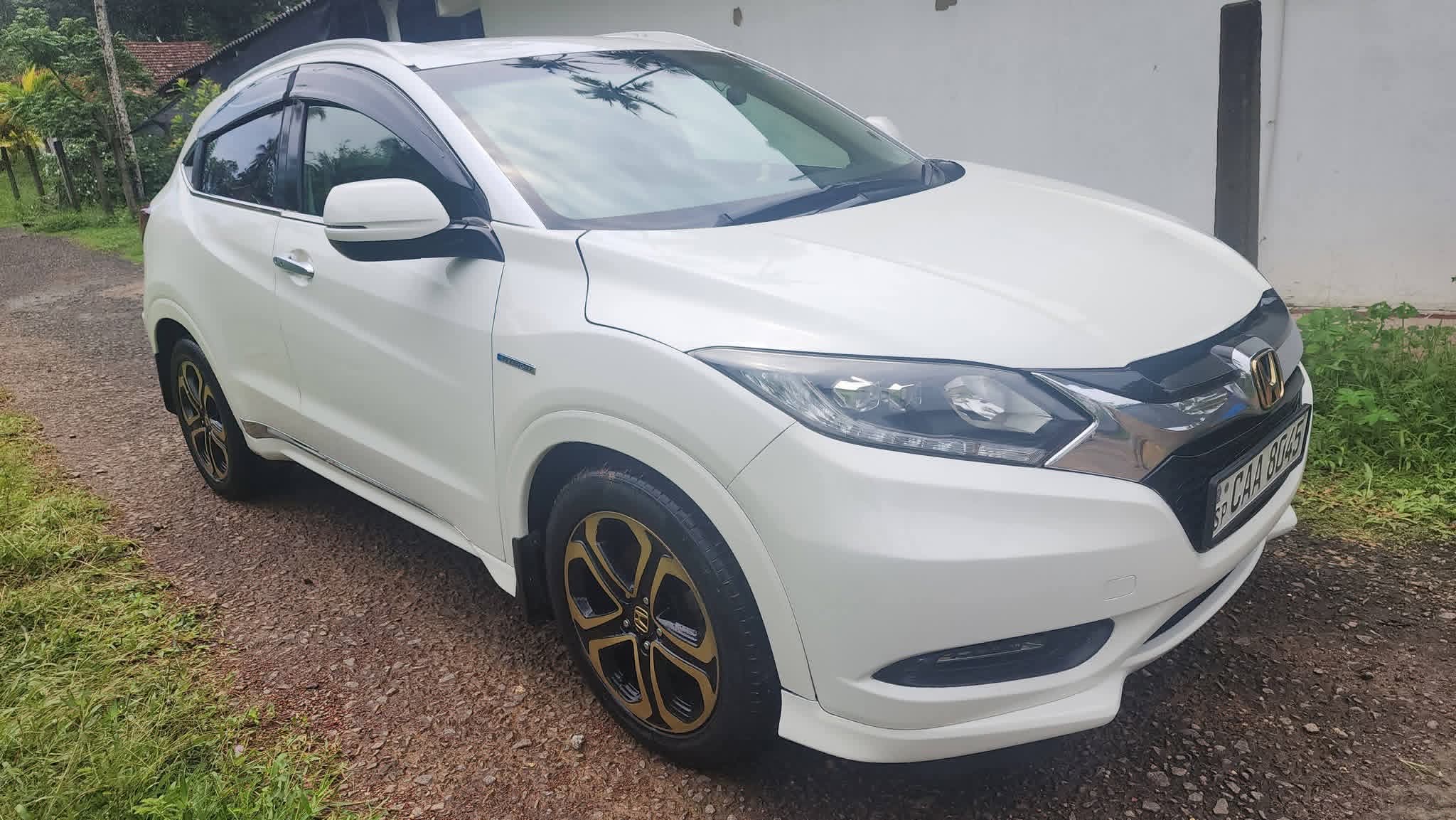 Honda Vezel 2014 - பயன்படுத்தப்பட்டது SUV sale in Sri Lanka - patpat.lk
