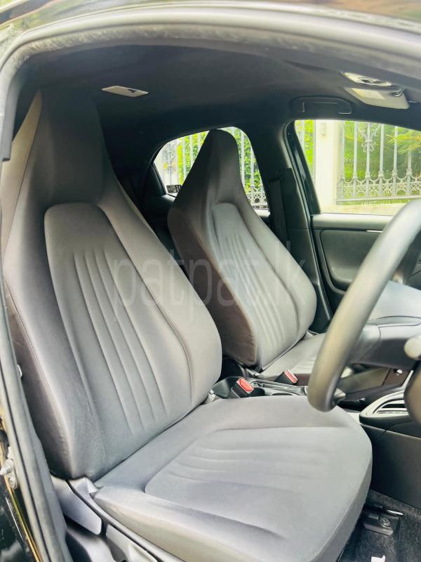 Toyota Yaris 2023 - சான்றளிக்கப்பட்டது கார் sale in Sri Lanka - patpat.lk