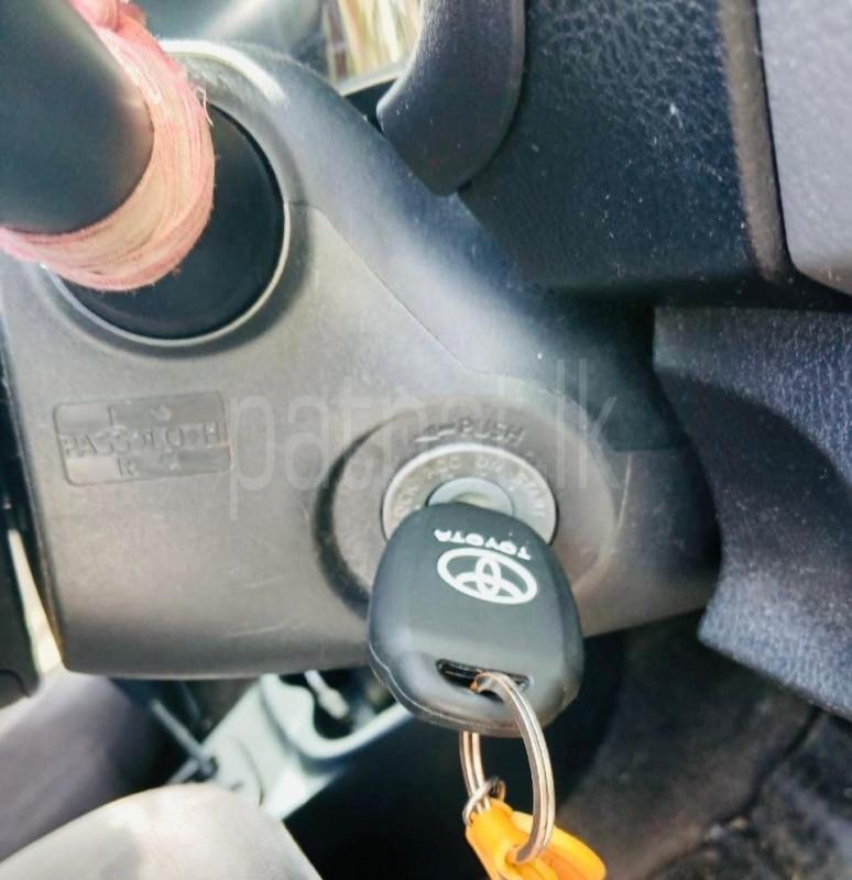 Toyota Vitz 2016 - Used Car sale in Sri Lanka - patpat.lk