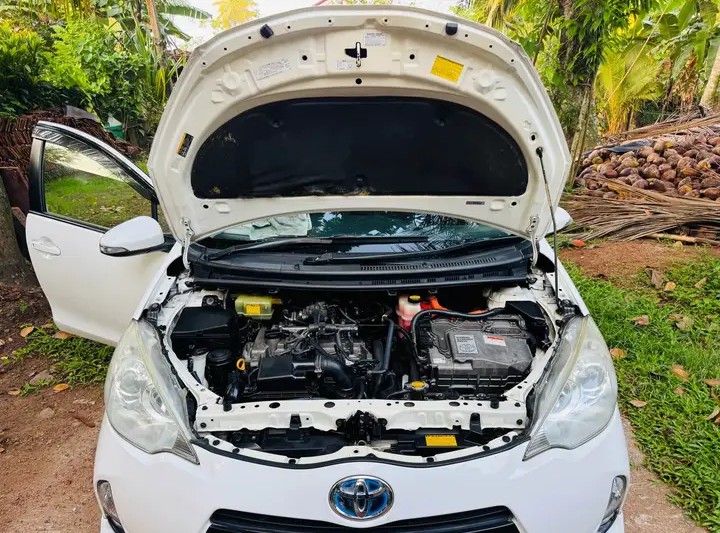 Toyota Aqua 2012 - பயன்படுத்தப்பட்டது கார் sale in Sri Lanka - patpat.lk