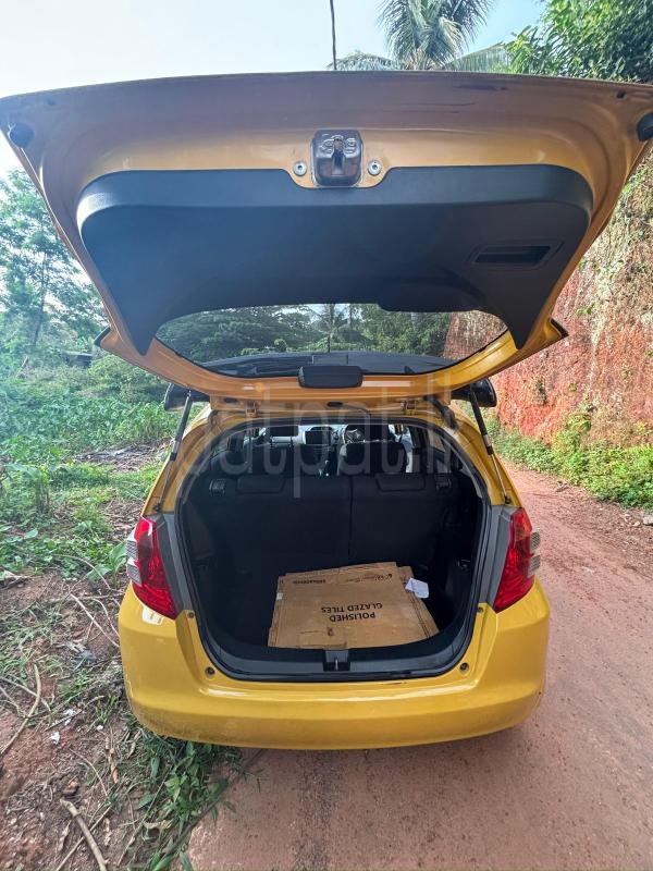 Honda Fit 2010 - பயன்படுத்தப்பட்டது கார் sale in Sri Lanka - patpat.lk