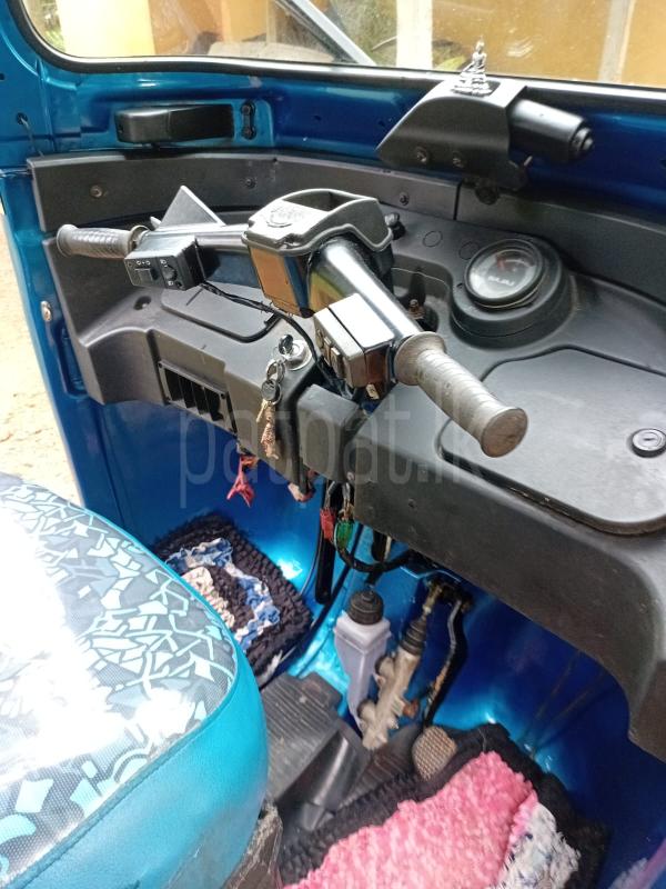 Bajaj Three Wheel 2015 - பயன்படுத்தப்பட்டது முச்சக்கர வண்டி sale in Sri Lanka - patpat.lk