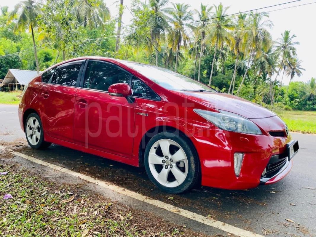 Toyota Prius 2011 - பயன்படுத்தப்பட்டது கார் sale in Sri Lanka - patpat.lk
