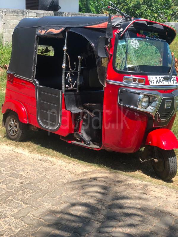 Bajaj 4 stroke 2015 - பயன்படுத்தப்பட்டது முச்சக்கர வண்டி sale in Sri Lanka - patpat.lk
