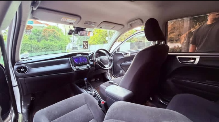 Toyota Axio 2015 - பயன்படுத்தப்பட்டது கார் sale in Sri Lanka - patpat.lk
