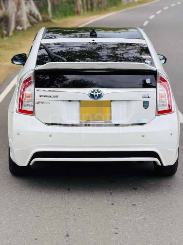 Toyota Prius 2012 - பயன்படுத்தப்பட்டது கார் sale in Sri Lanka - patpat.lk