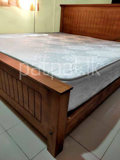 King Size Bed With Spring Mattress