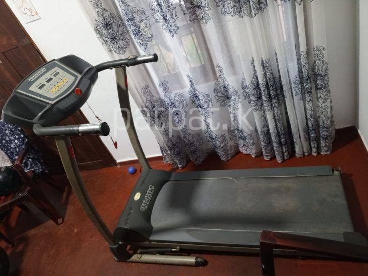 QT 801 Treadmill Machine