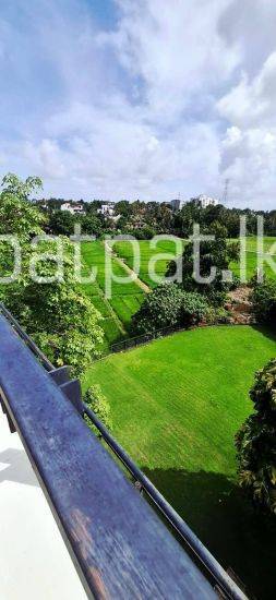 Holiday bungalow For Sale In Hokandara