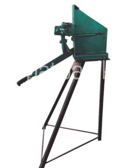 Cashew Manual Cutter Machine