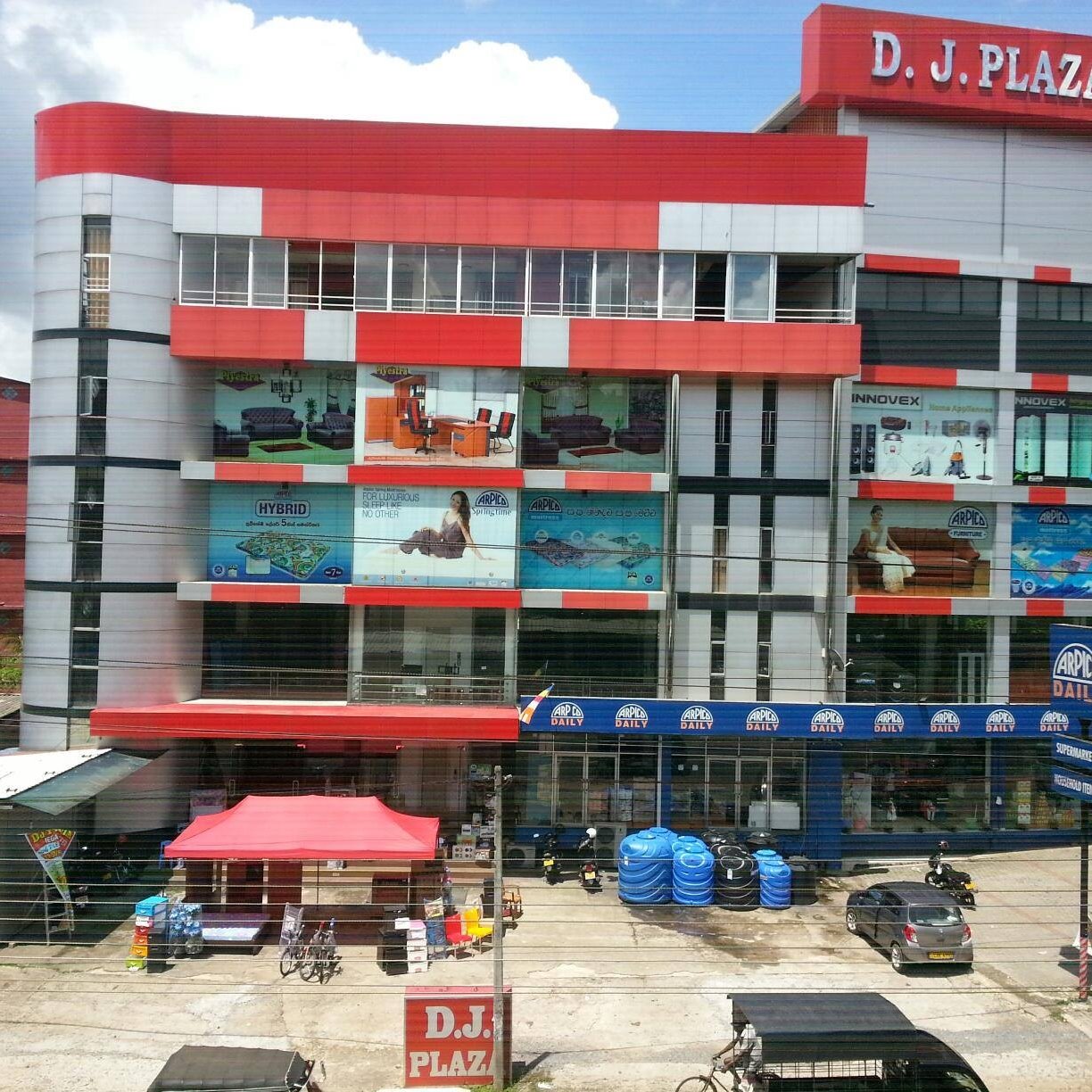 DJ PLAZA cover photo