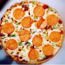 Divine Pizzeria logo